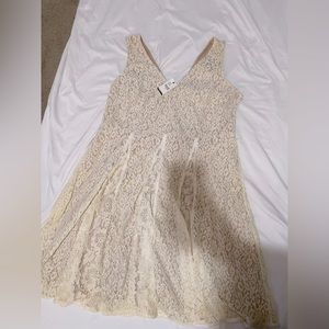 Women’s dress size 16